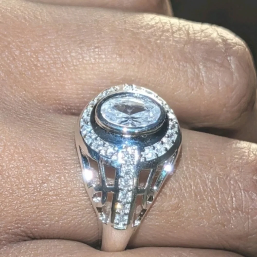 High Quality Sophistication Mens 925 Silver Ring Halo Centerpiece Sz9